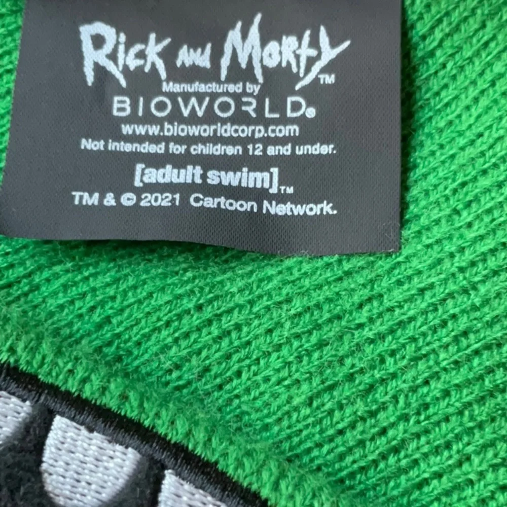 💚 RICK and MORTY™️ PICKLE ROCK RICK BEENIE 💚 - Picture 12 of 16